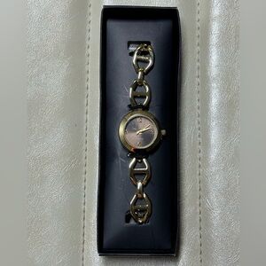 Avon Women Linked Watch Goldtone Linked Bracelet Goldtone